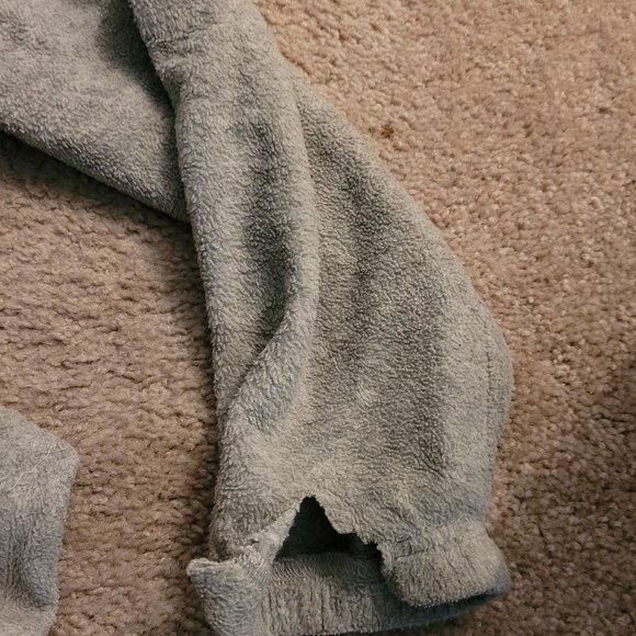 Light gray fleece jacket with slight imperfections on sleeves, size Small - Picture 2 of 5